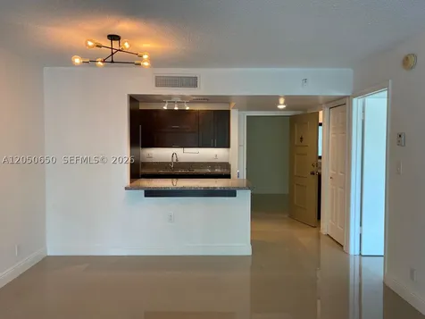 100 Lakeview Drive Weston FL 33326