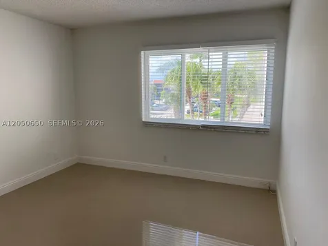 100 Lakeview Drive Weston FL 33326