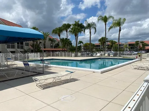 100 Lakeview Drive Weston FL 33326