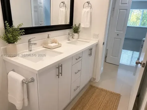 100 Lakeview Drive Weston FL 33326