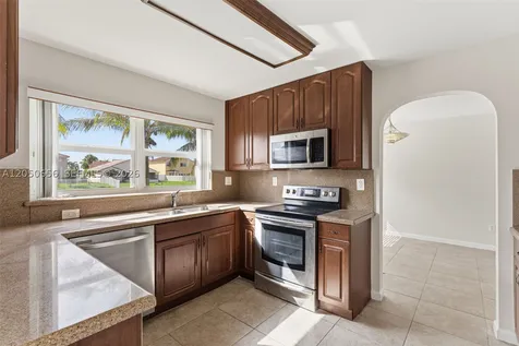 1273 NW 192nd Terrace Pembroke Pines FL 33029