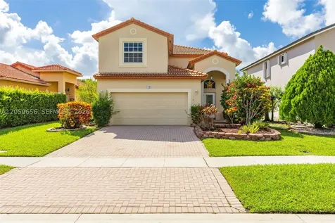 1273 NW 192nd Terrace Pembroke Pines FL 33029