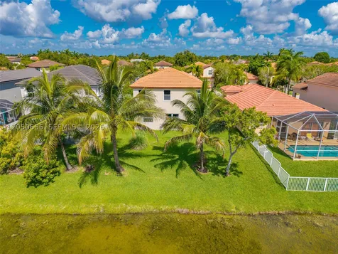 1273 NW 192nd Terrace Pembroke Pines FL 33029