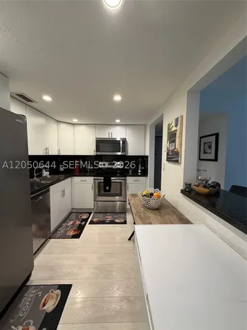 20850 San Simeon Way Miami FL 33179