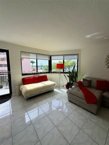 20850 San Simeon Way Miami FL 33179