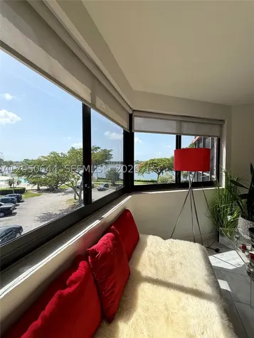 20850 San Simeon Way Miami FL 33179