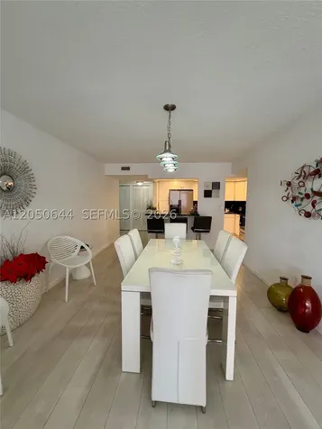 20850 San Simeon Way Miami FL 33179