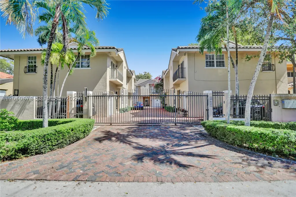 3135 Gifford Lane Miami FL 33133