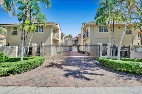 3135 Gifford Lane Miami FL 33133