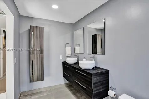 3135 Gifford Lane Miami FL 33133