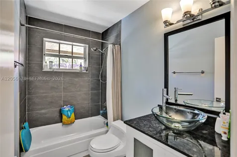 3135 Gifford Lane Miami FL 33133