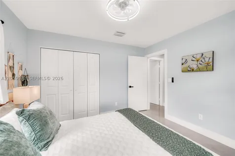 1111 NW 70th Terrace Plantation FL 33313