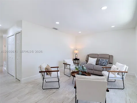 10813 Roundview Lane Tampa FL 33624
