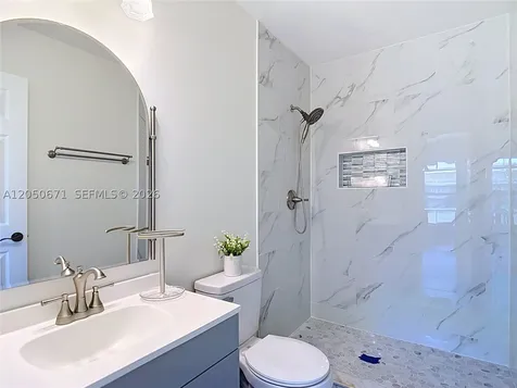 10813 Roundview Lane Tampa FL 33624
