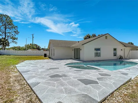 10813 Roundview Lane Tampa FL 33624