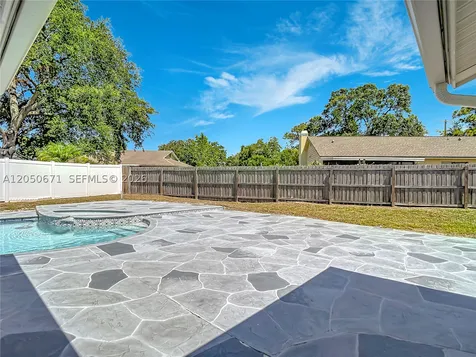 10813 Roundview Lane Tampa FL 33624