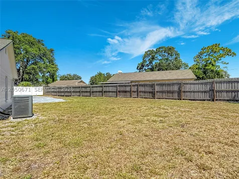 10813 Roundview Lane Tampa FL 33624