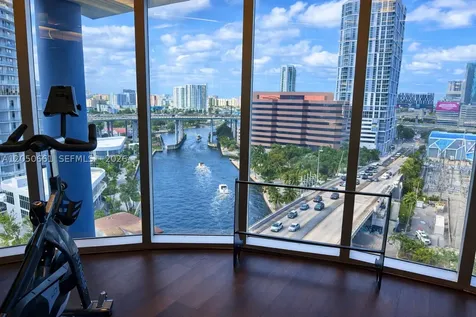 185 SW 7th Street Miami FL 33130