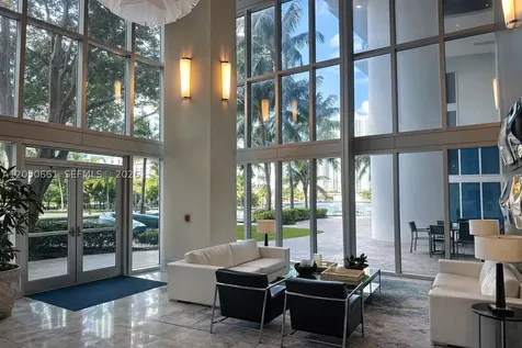 185 SW 7th Street Miami FL 33130