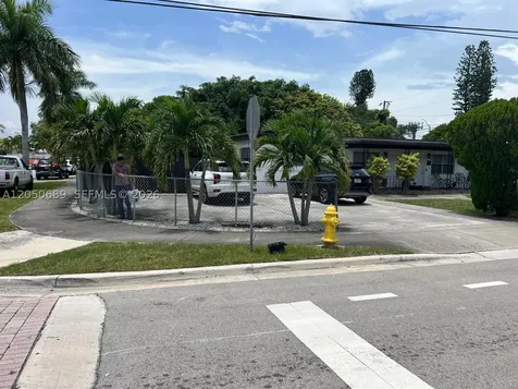 695 697 Curtiss Drive Opa-Locka FL 33054