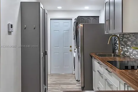 1450 NE 170th Street North Miami Beach FL 33162