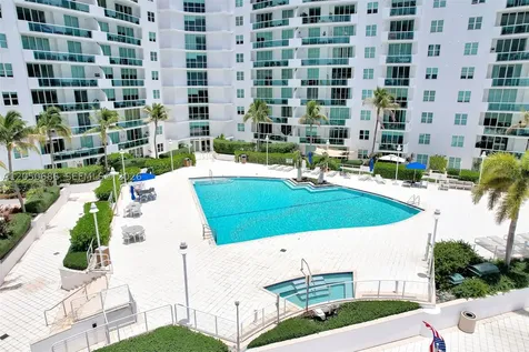 7900 Harbor Island Drive North Bay Village FL 33141