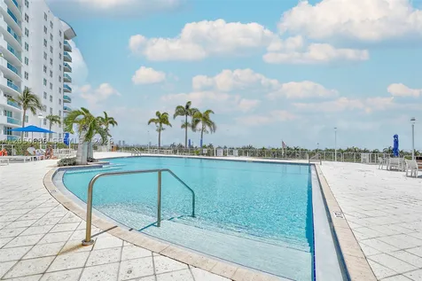 7900 Harbor Island Drive North Bay Village FL 33141