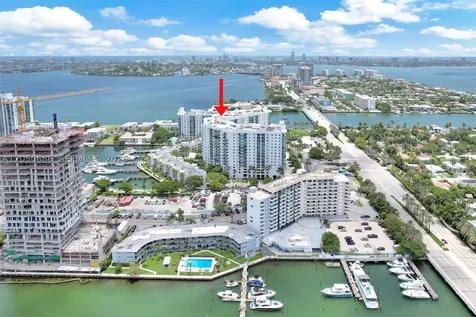 7900 Harbor Island Drive North Bay Village FL 33141