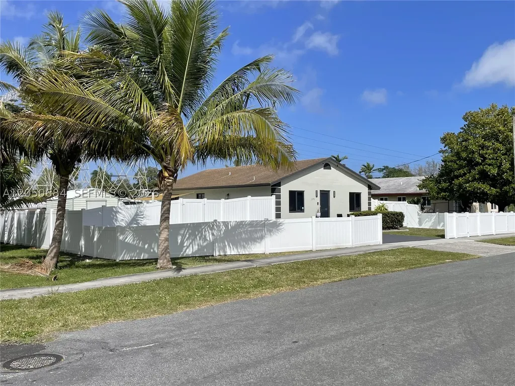 1370 NW 3rd Street Dania Beach FL 33004