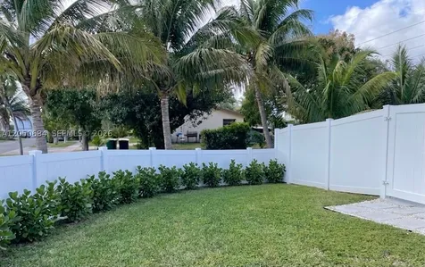 1370 NW 3rd Street Dania Beach FL 33004