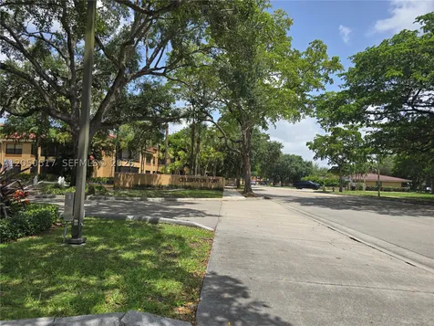 15545 N Miami Lakeway N Miami Lakes FL 33014