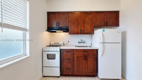 2499 SW 27th Street Miami FL 33133