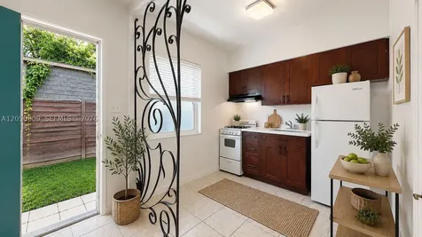 2499 SW 27th Street Miami FL 33133