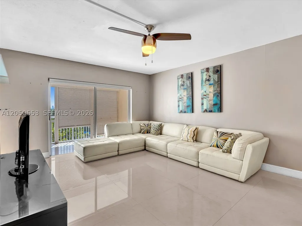 4400 Hillcrest Drive Hollywood FL 33021