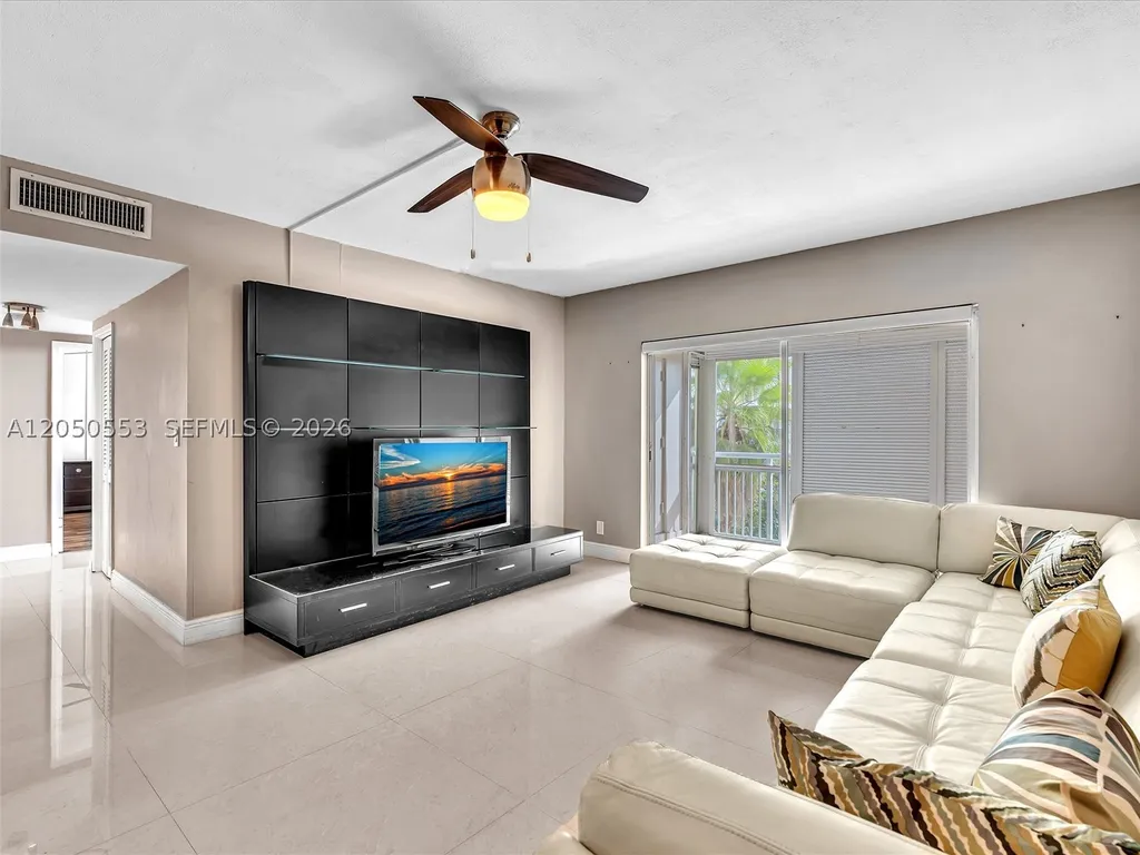 4400 Hillcrest Drive Hollywood FL 33021