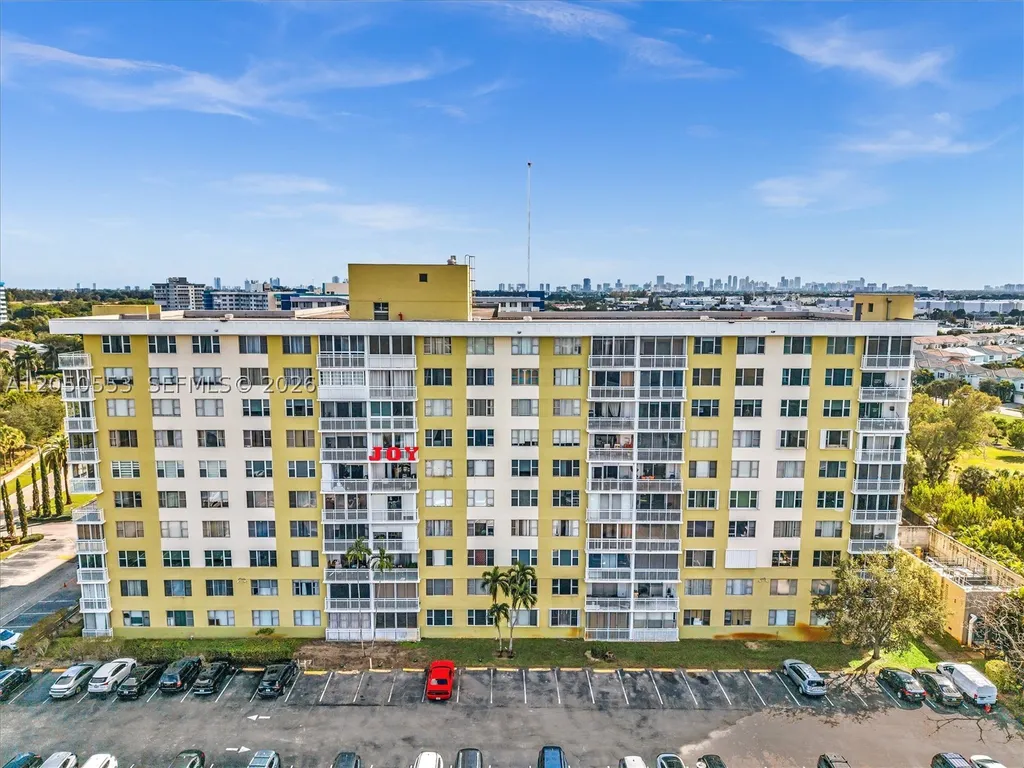 4400 Hillcrest Drive Hollywood FL 33021