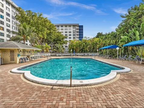 4400 Hillcrest Drive Hollywood FL 33021