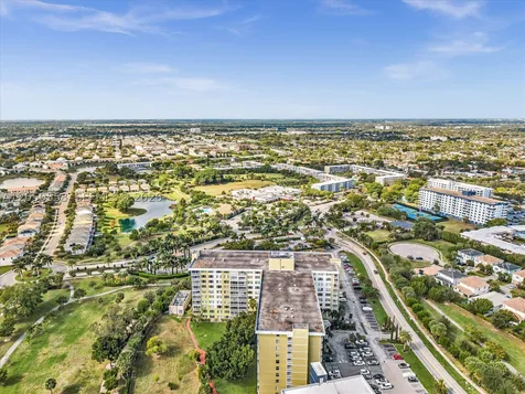 4400 Hillcrest Drive Hollywood FL 33021