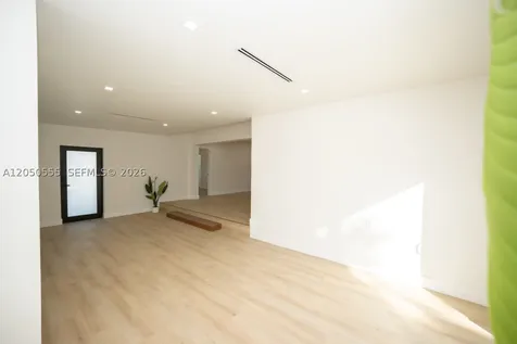 15411 NE 10th Avenue North Miami Beach FL 33162