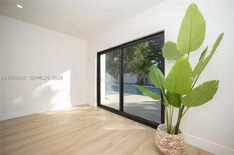 15411 NE 10th Avenue North Miami Beach FL 33162