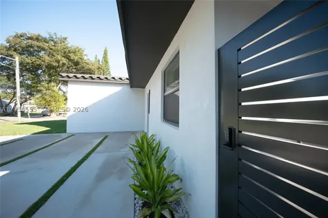 15411 NE 10th Avenue North Miami Beach FL 33162