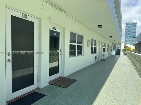 524 Washington Avenue Miami Beach FL 33139