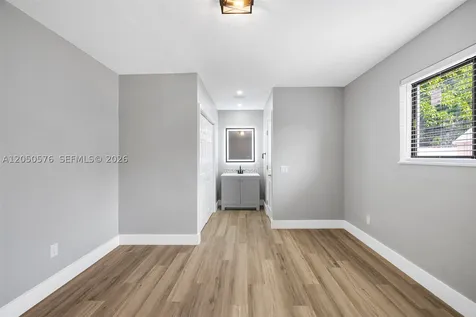 3481 SW 87th Court Miami FL 33165