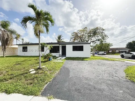 2401 SW 50th Terrace Plantation FL 33317