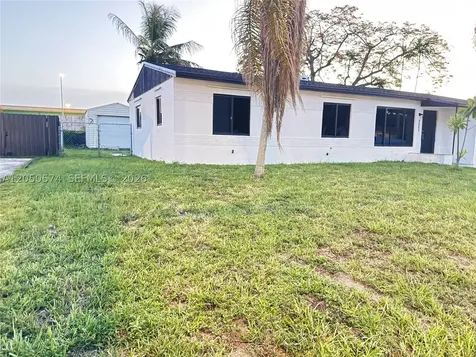 2401 SW 50th Terrace Plantation FL 33317