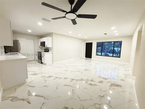 2401 SW 50th Terrace Plantation FL 33317