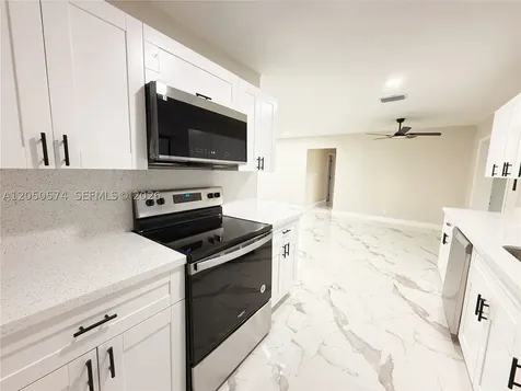 2401 SW 50th Terrace Plantation FL 33317