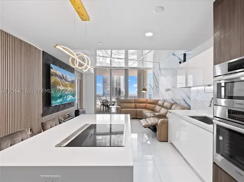 851 NE 1st Avenue Miami FL 33132