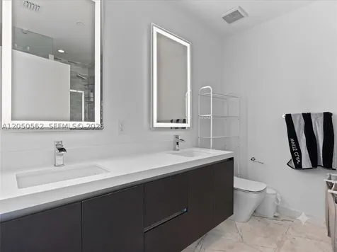 851 NE 1st Avenue Miami FL 33132