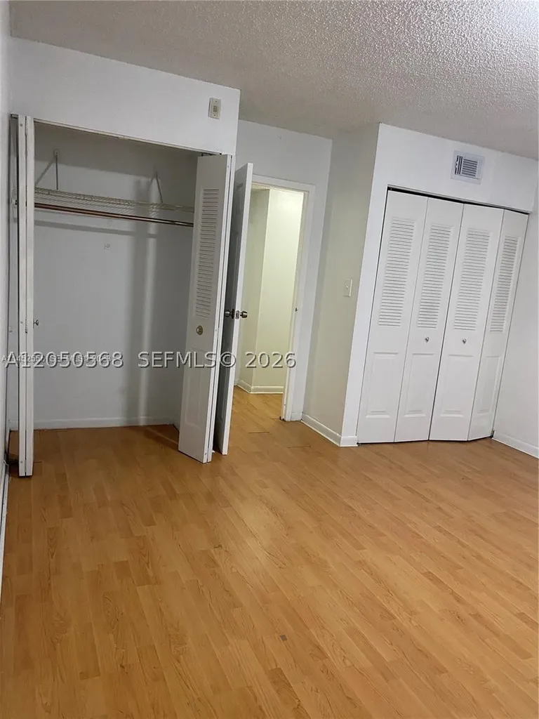 5841 Washington Street Hollywood FL 33023